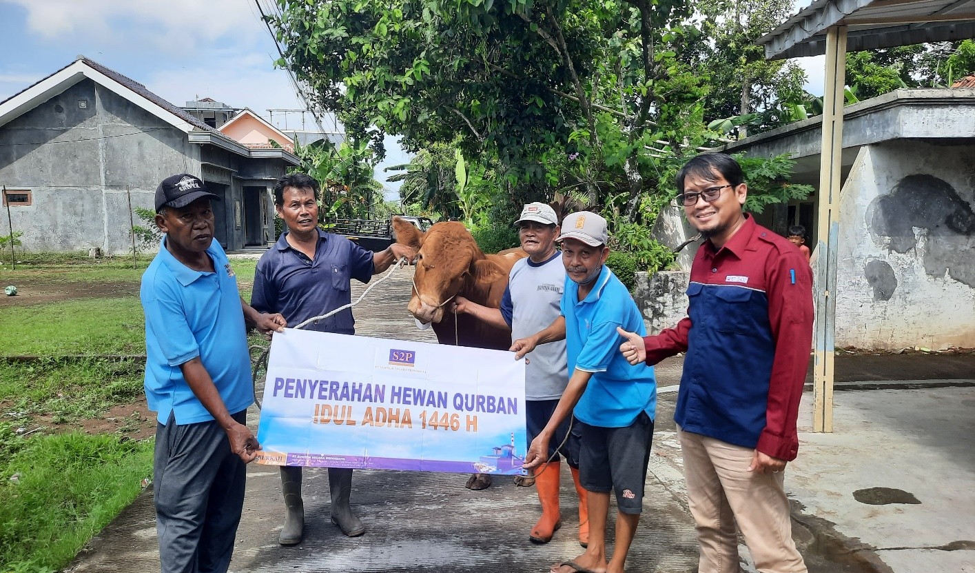 Rayakan Idul Adha 1446 H, PLTU Cilacap dan Mitra Kerja Salurkan 37 Ekor Sapi dan 11 Ekor Kambing kepada Masyarakat